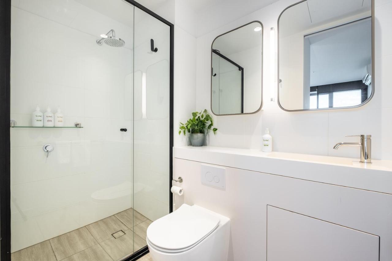 Mega Style Apartments Victoria One Мельбурн Экстерьер фото