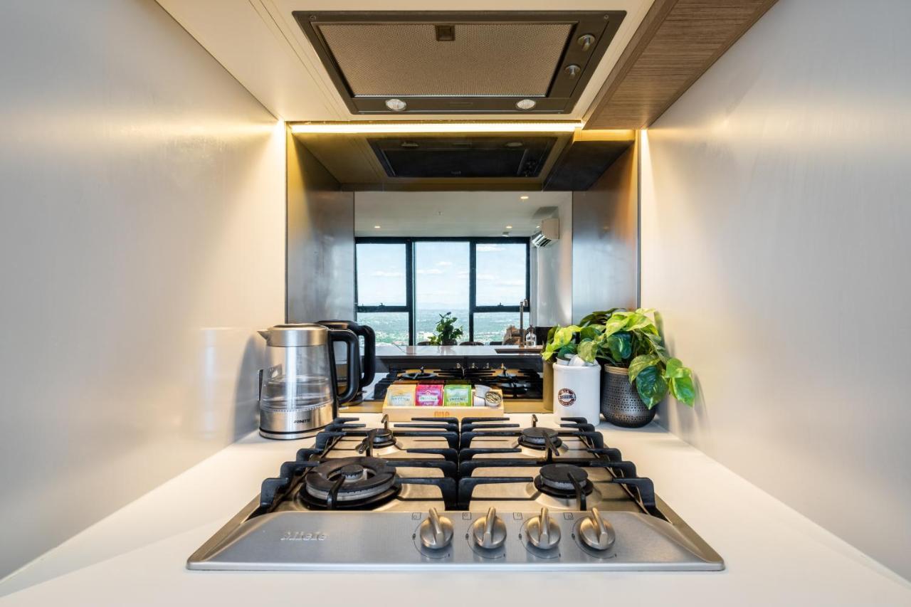 Mega Style Apartments Victoria One Мельбурн Экстерьер фото
