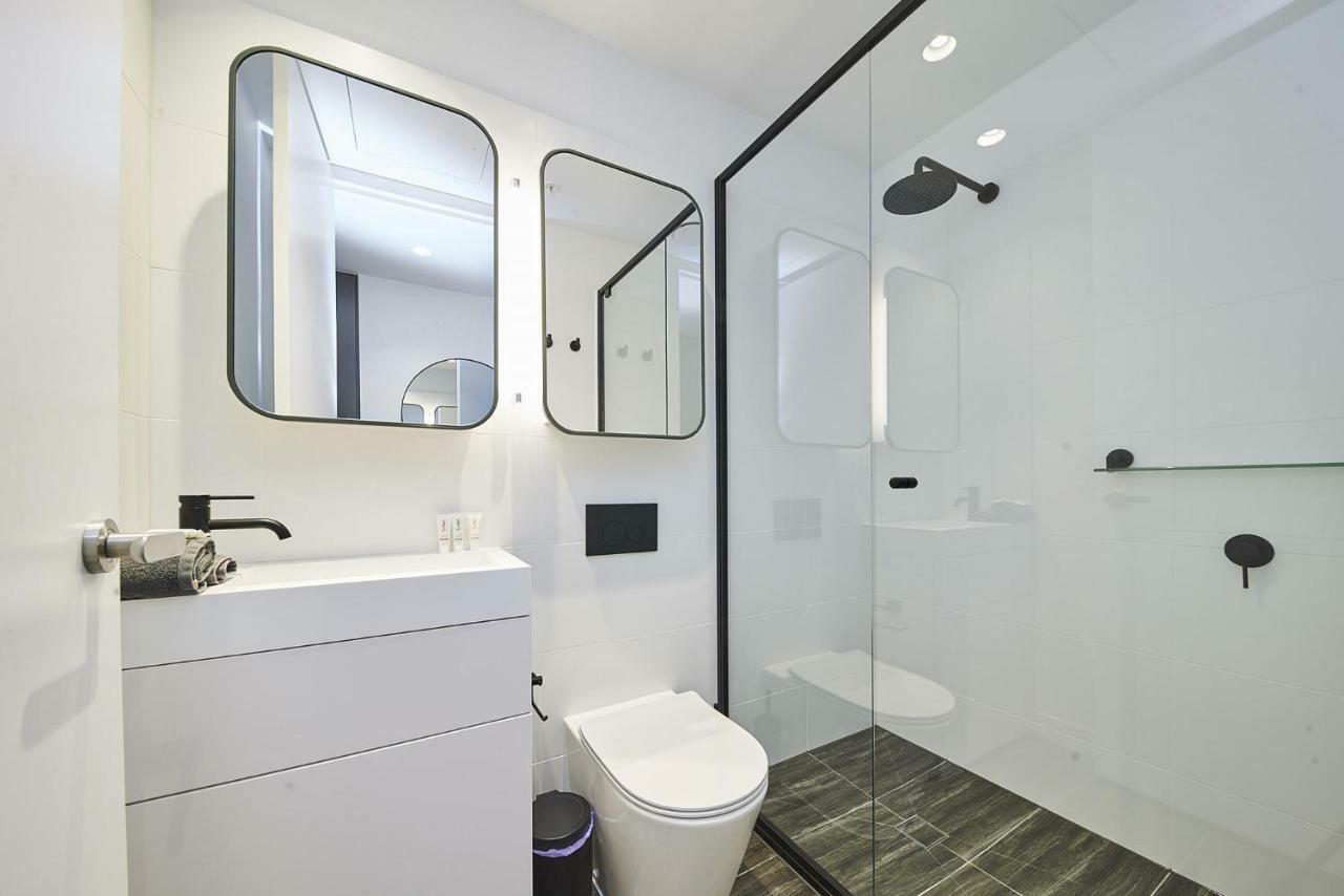 Mega Style Apartments Victoria One Мельбурн Экстерьер фото